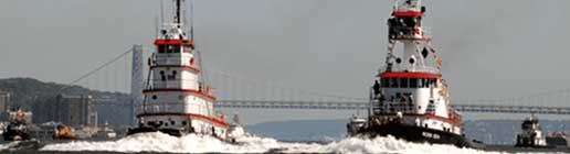 photo: tugboats race on the Hudson River